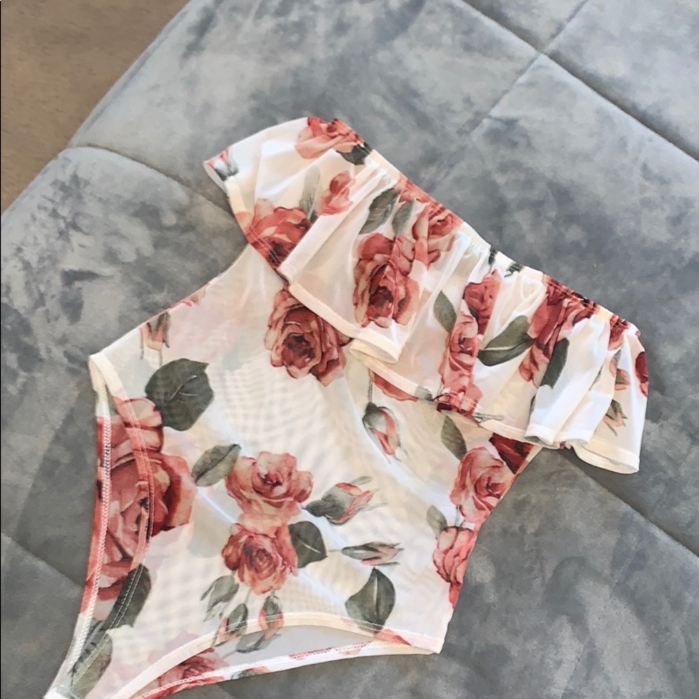 Fashion Nova White/Rose Bodysuit